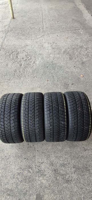 4 anvelope iarna Vredestein,dot 2021.Pretul este pe bucata.