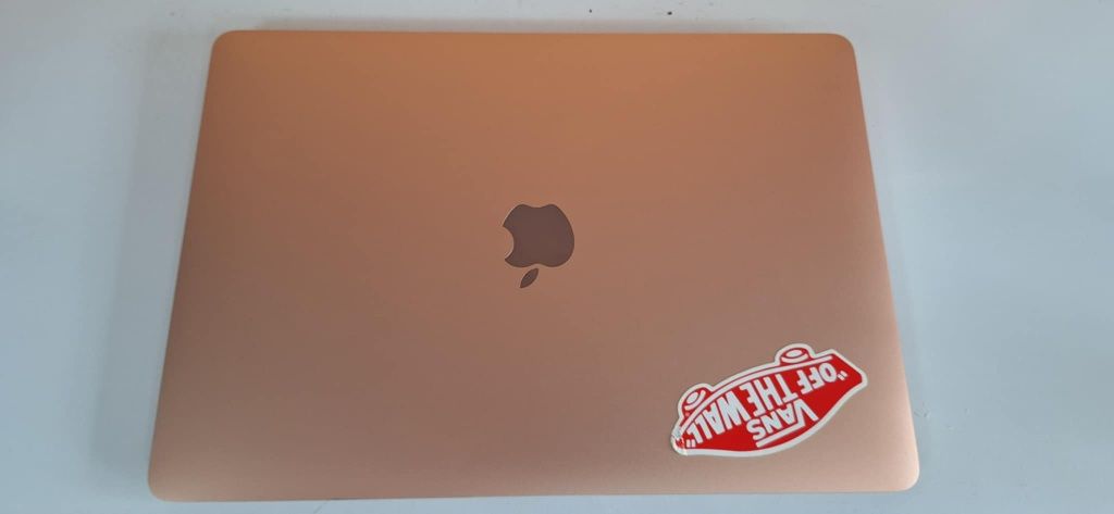 MacBook за части А1932