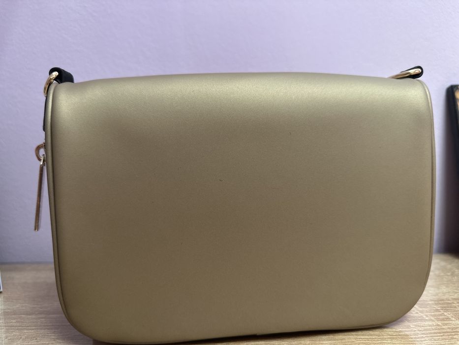 Чисто нова оригинална чанта на Versace