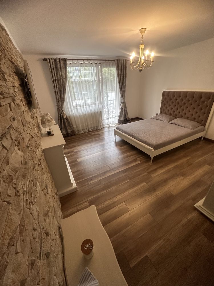 Vand Apartament cu garaj,beci si loc de parcare!