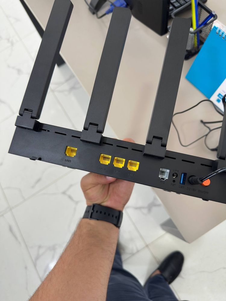 Wifi 6 роутер сотилади. Холати янги