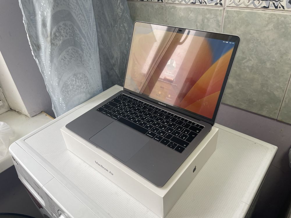 Продам MacBook Air retina, 13-inch 2019