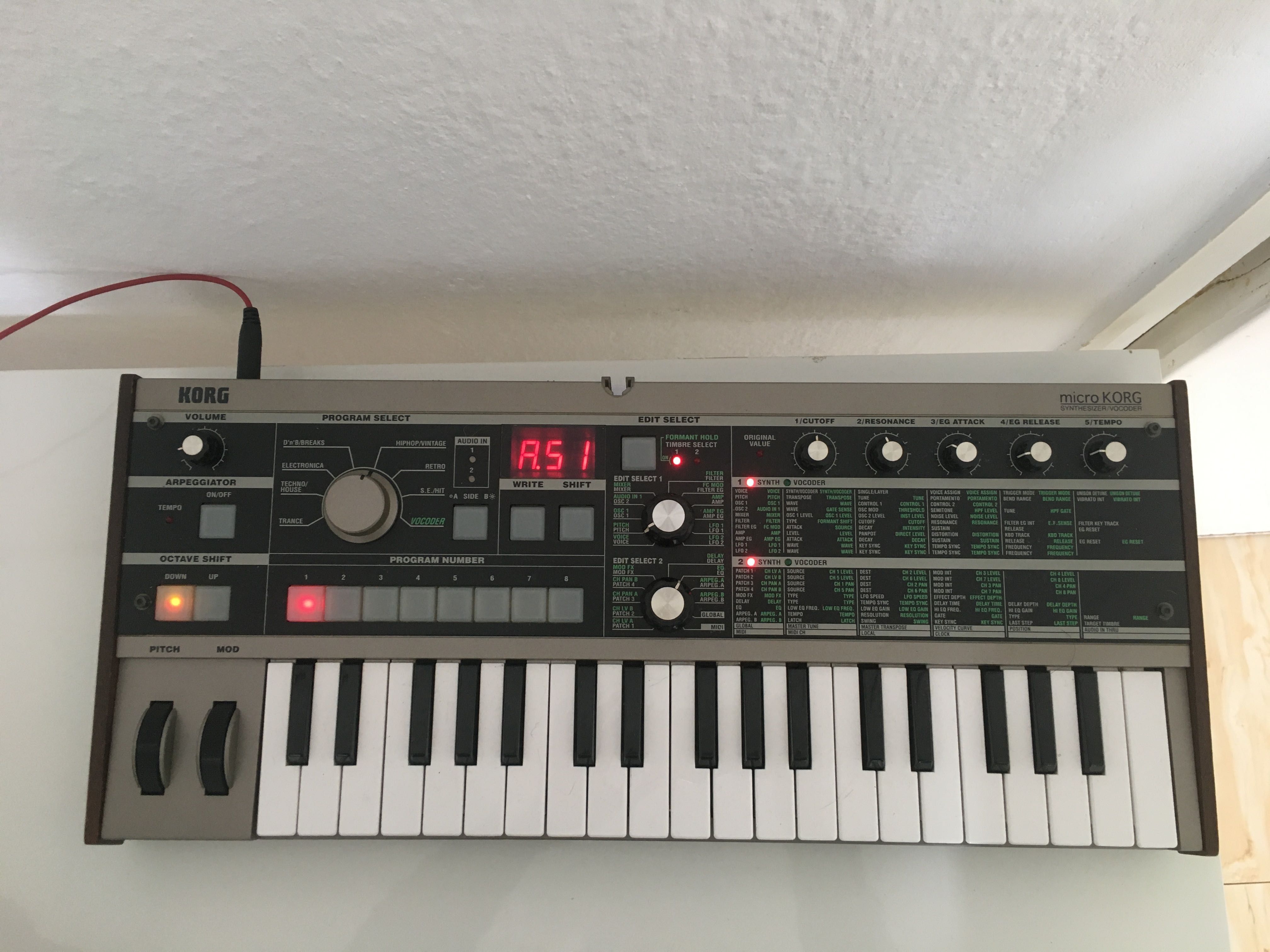 KORG keyboard/Synthesizer/ Vocoder microKORG 37 keys Analog