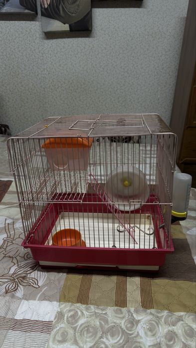 Продам клетку для хомячка. 33 ширина, 27 глубина, 34 высота.