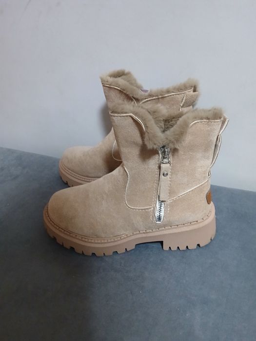 Продам ботинки женские