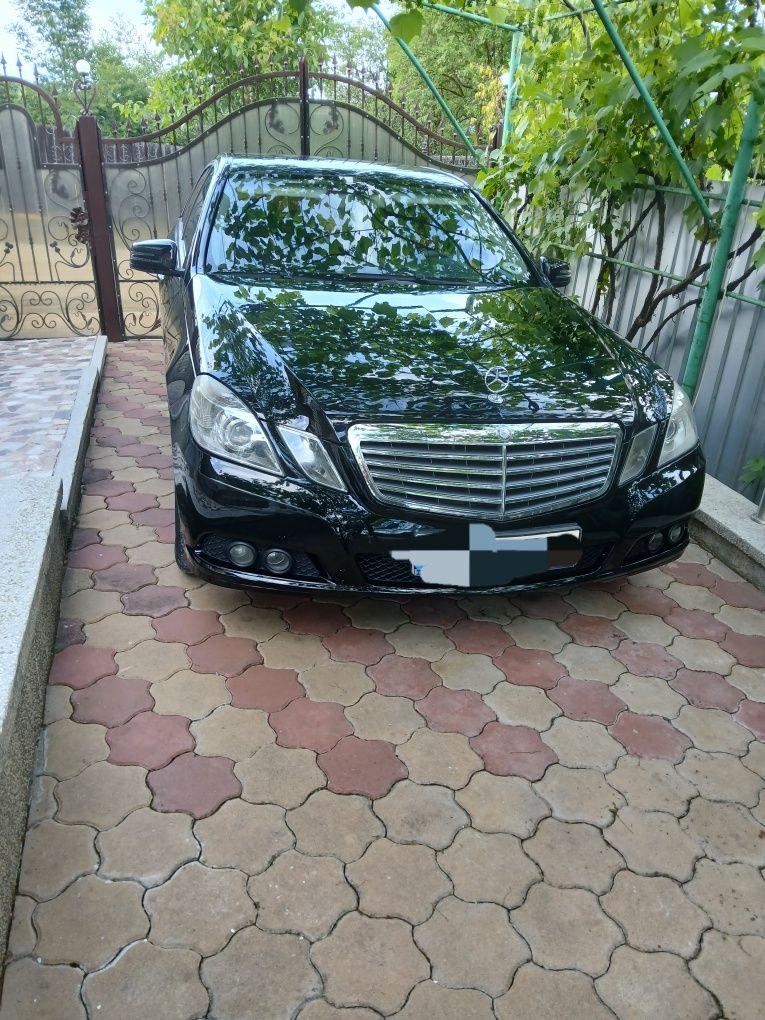 Vand Mercedes e 2,2 din 2010