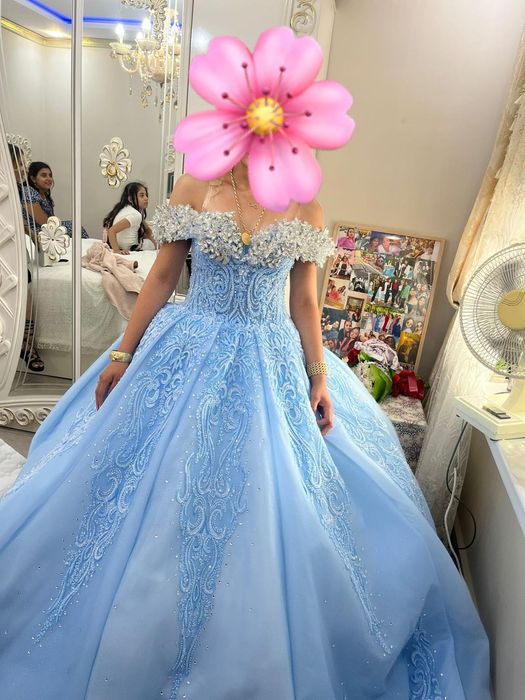 Синя бална рокля тип пепеляшка