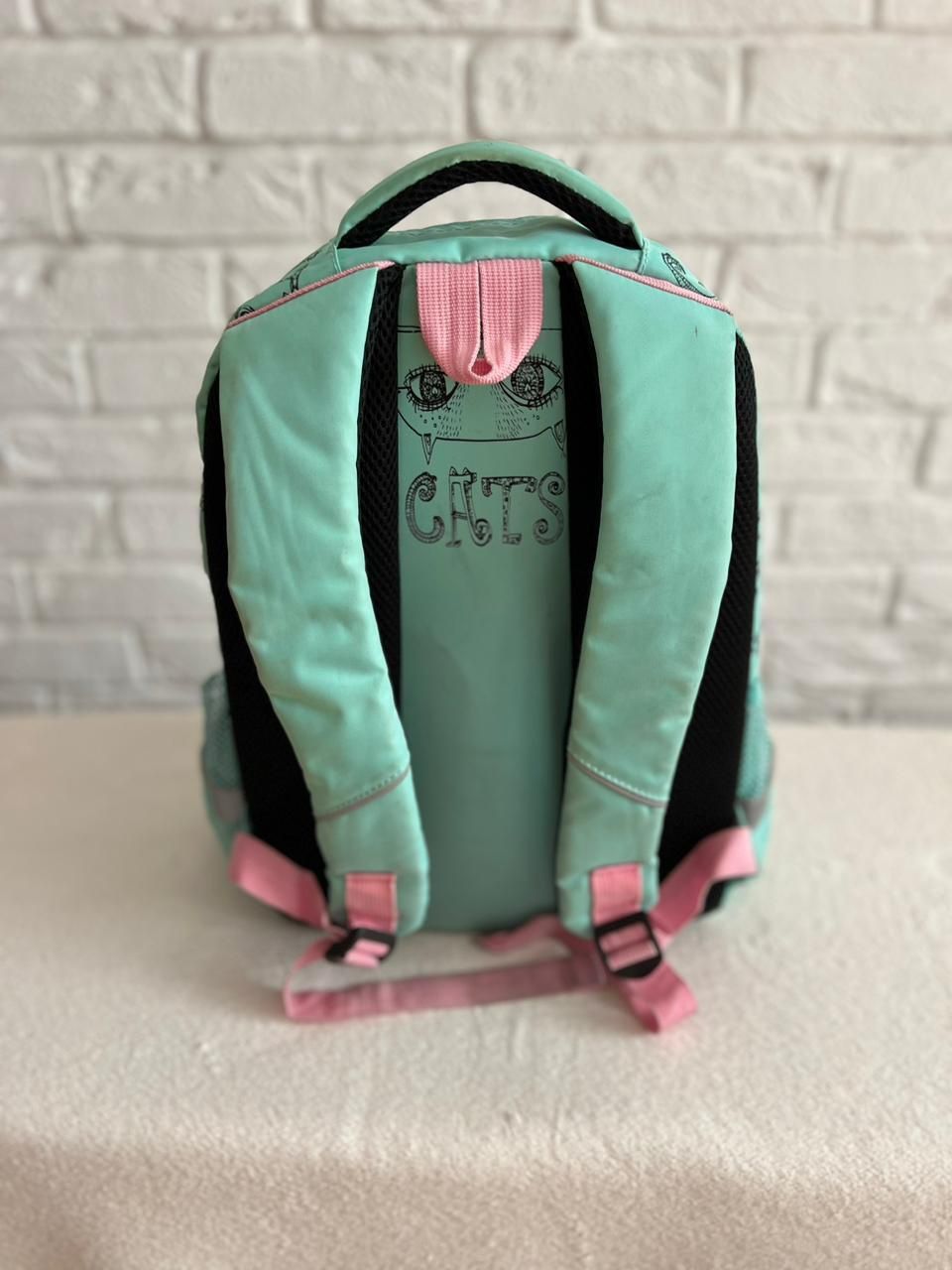 Рюкзак школьный для девочки Grizzly Кошечки