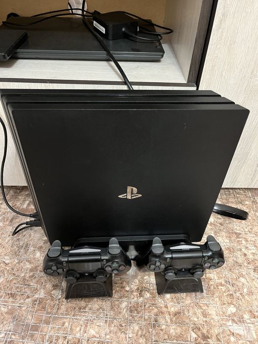 В продаже PS 4 PRO на 1 Tарабайт  прошитая