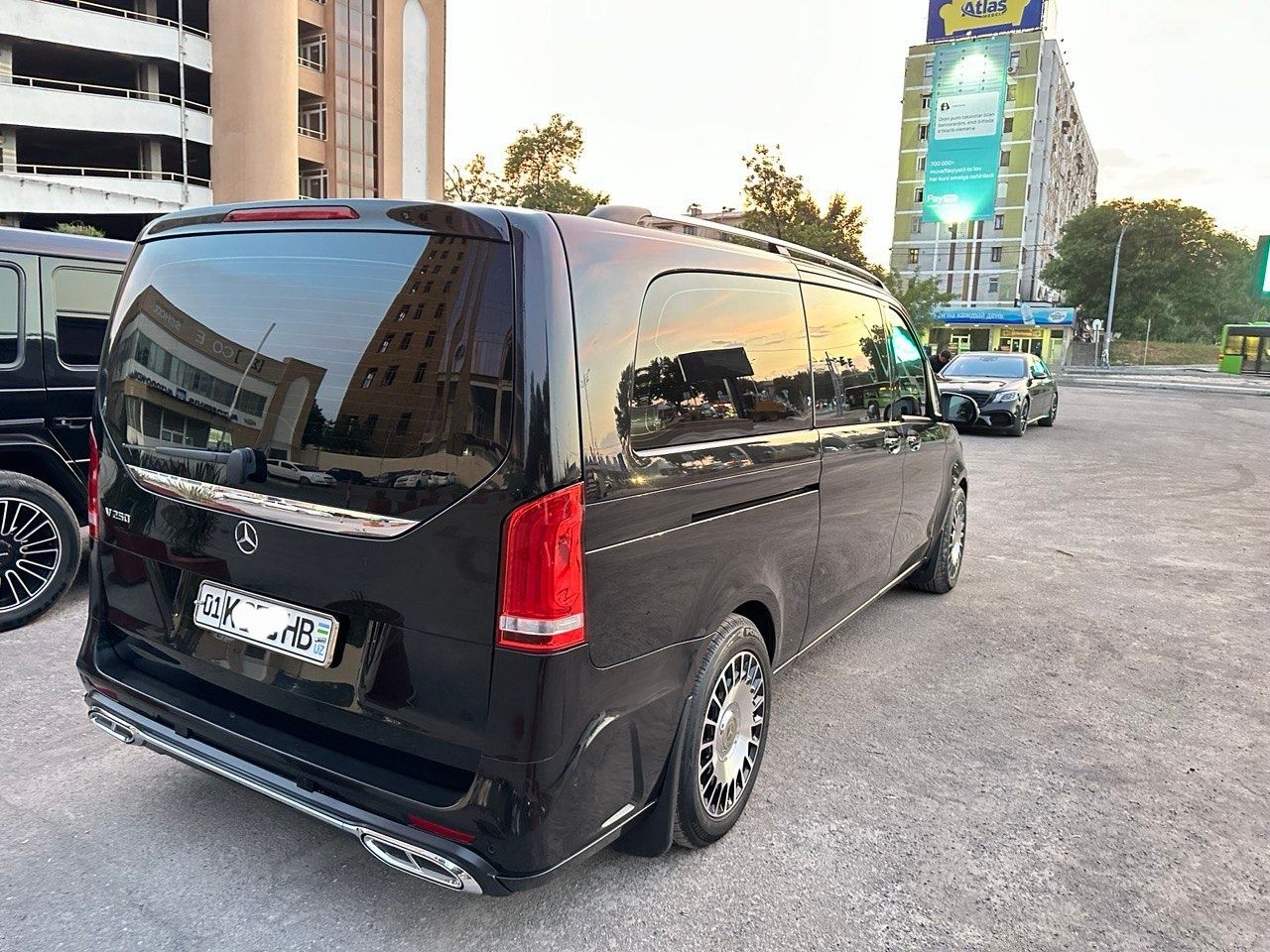 Авто услуги в семейном минивене Mercedes-benz V class