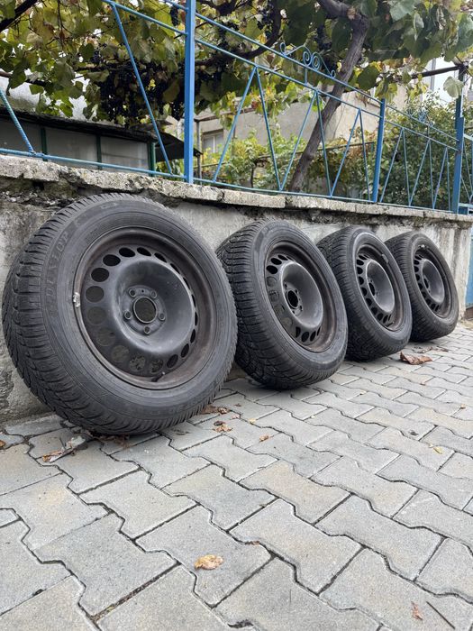 Комплект зимни гуми с джанти 205/60/16 Dunlop