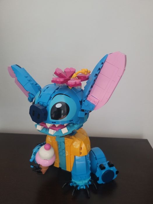 Realizez LEGO la cerere