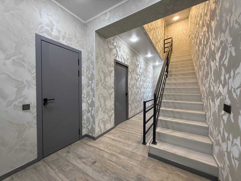 (Добрый) Шумиловский городок, 1 cот, 180 м², 3 уровня, 4 ком