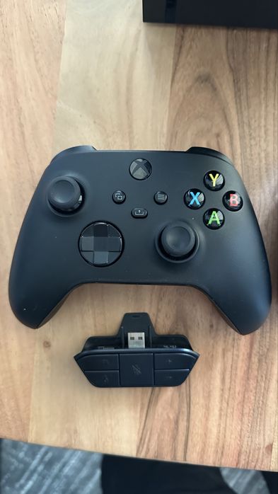 Конзола Xbox Series X 1TB черна с диск слот