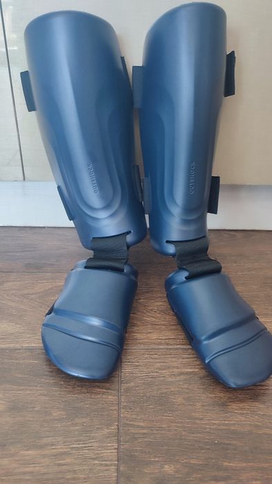 Детска екипировка за кикбокс.