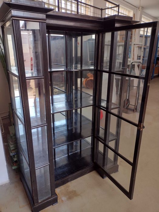 Vitrina antica stare impecabila