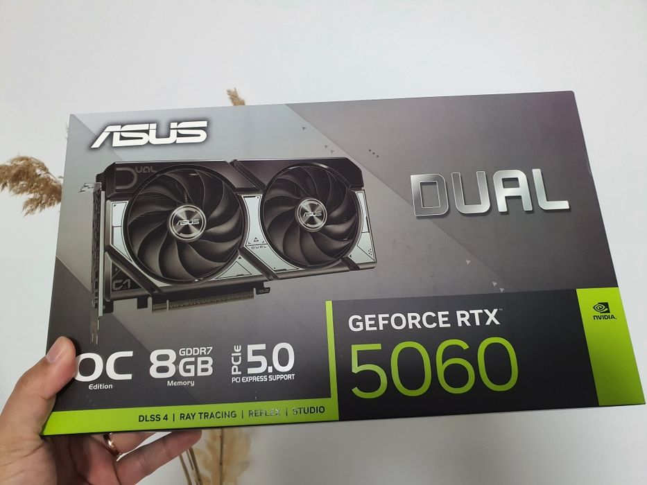 Placa video RTX 5060 8GB Asus Dual OC , noua / garantie