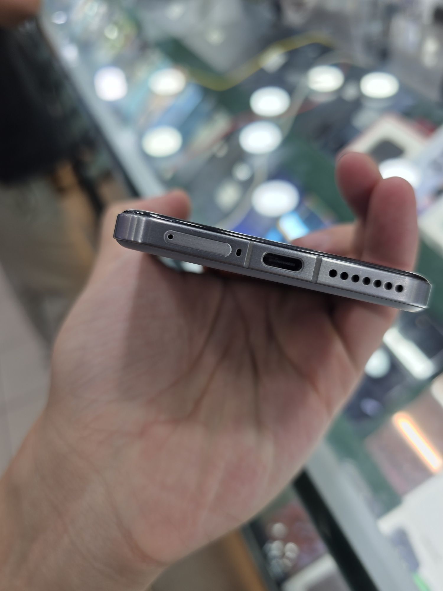 Xiaomi 14 Pro Titanium 16/1 Tb sotiladi