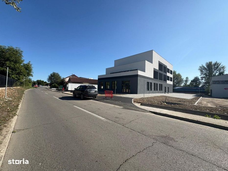 Cladire moderna P+2 cu parcare proprie - str. Tineretului - Targu Jiu