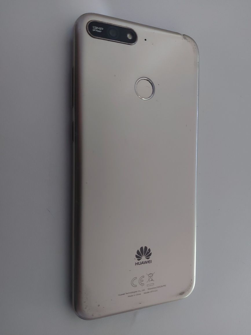 Продам смартфон HUAWEI Y6 PRIME