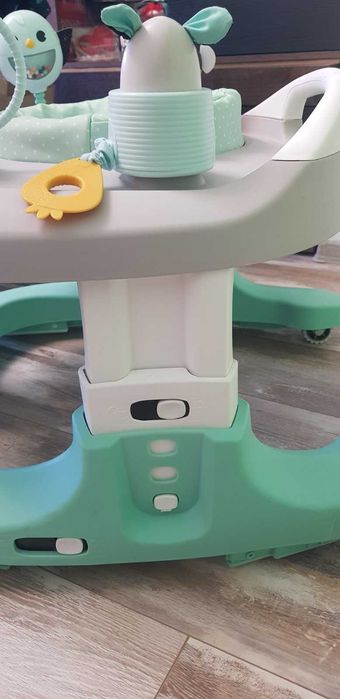 Мобилен център за игра Tiny Love / проходилка