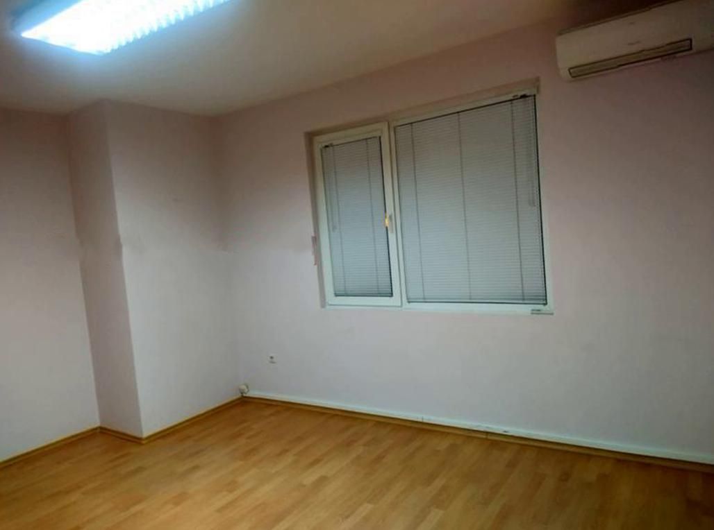 Дава се под наем Етаж от къща в София, Изток - 125 кв.м за 1000 € - Снимка #7