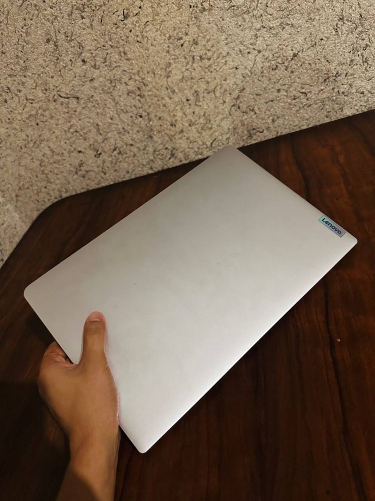 Lenovo noutbuk holati ideal kam ishlagan 8/256