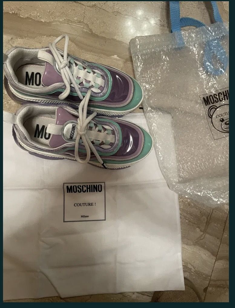 Дамски Muschino.