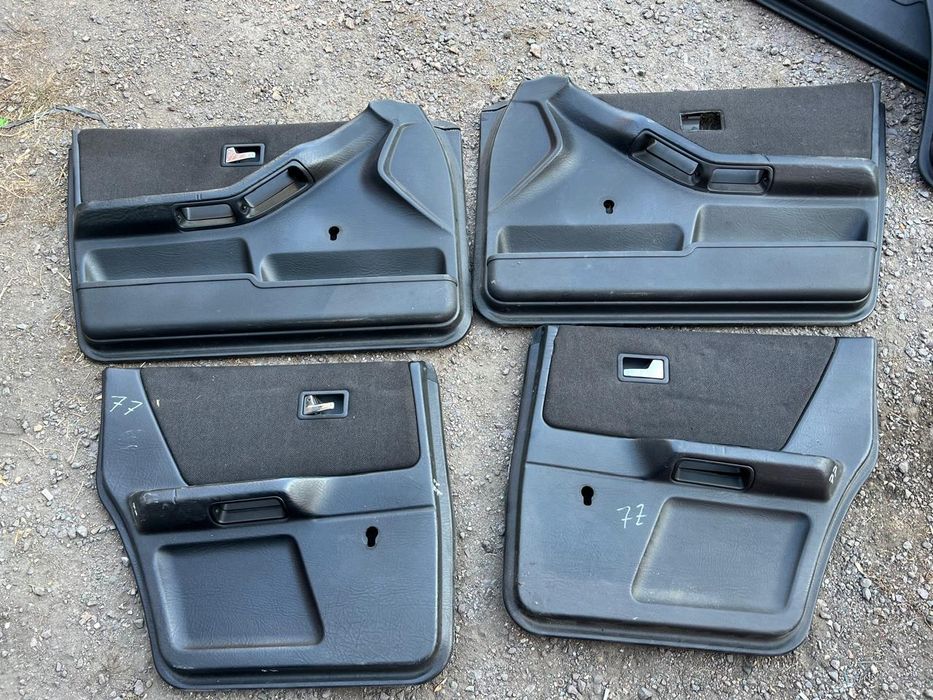 Дверные карты на Ауди 80 б4