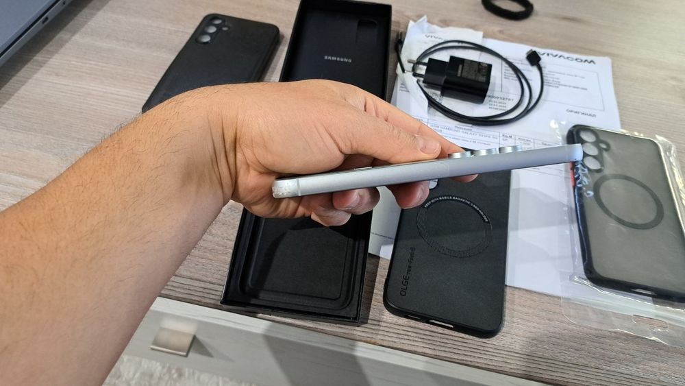 Samsung S23 FE /128GB /8Ram/Гаранция