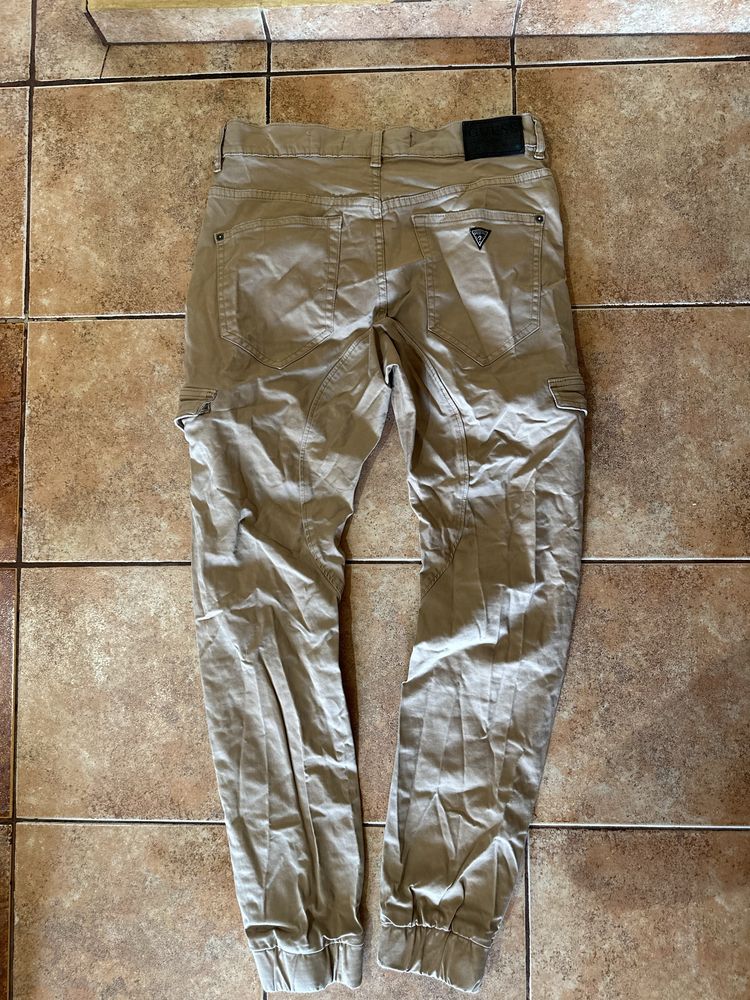 Мъжки карго панталон Guess