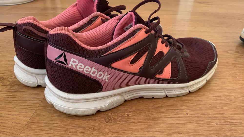 Reebok унисекс 40,5 номер