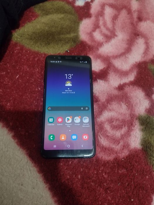 Vand sau schimb cu alt tel samsung a8 cu folie