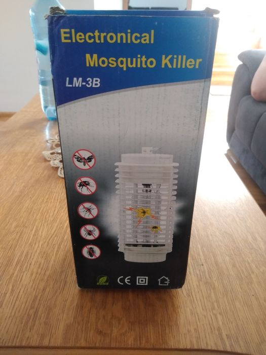 Vând aparat electric antiinsecte