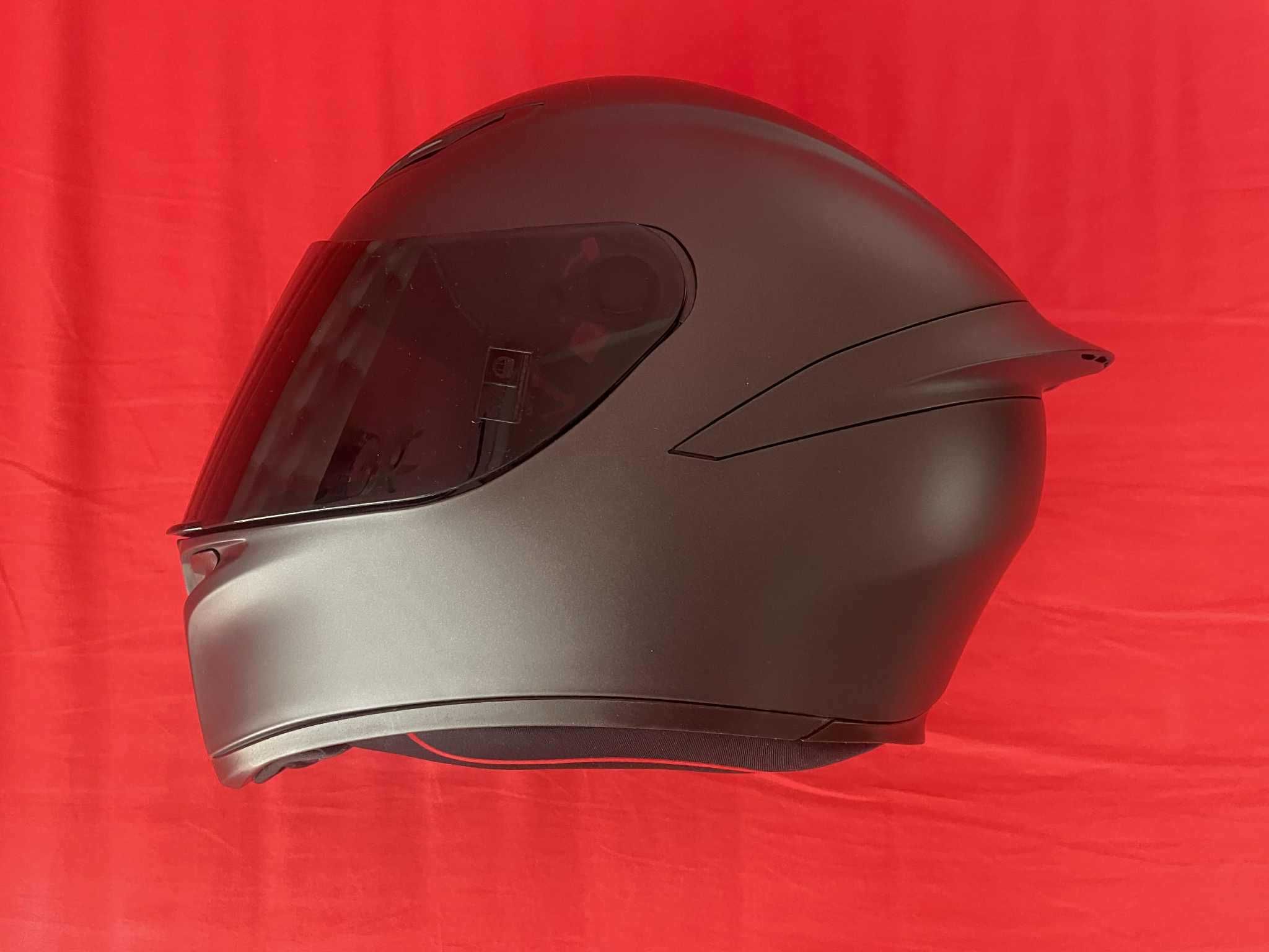 Продавам каска AGV – размер S (55-56 см)