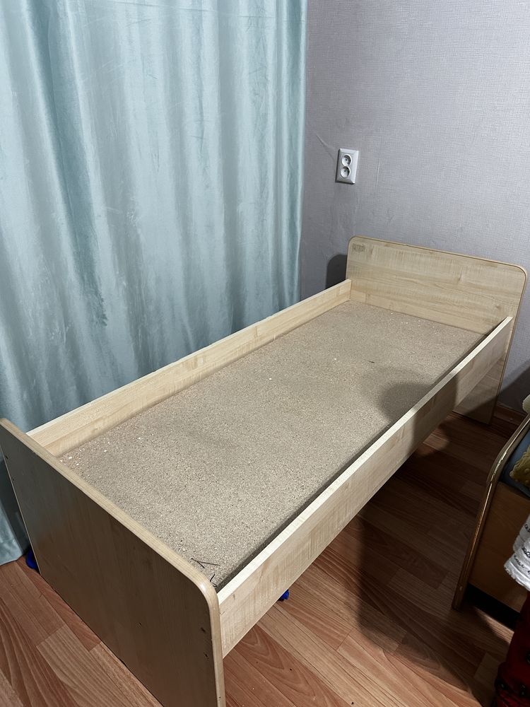 Продам детскую кроватку