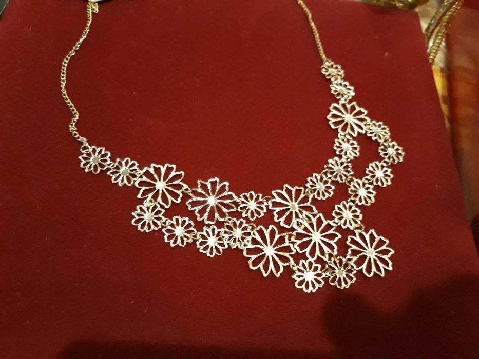 Дамски колиета  различни модели