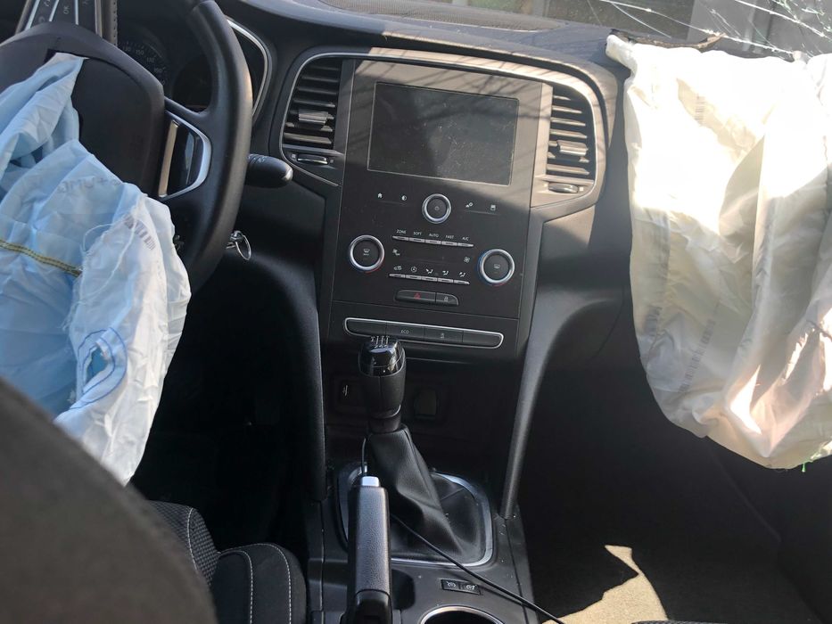 Renault Megane 1.5dci, avariat fata