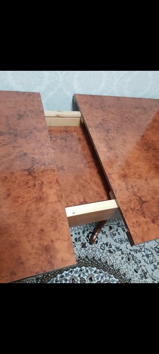 Продам раздвижной обеденный стол