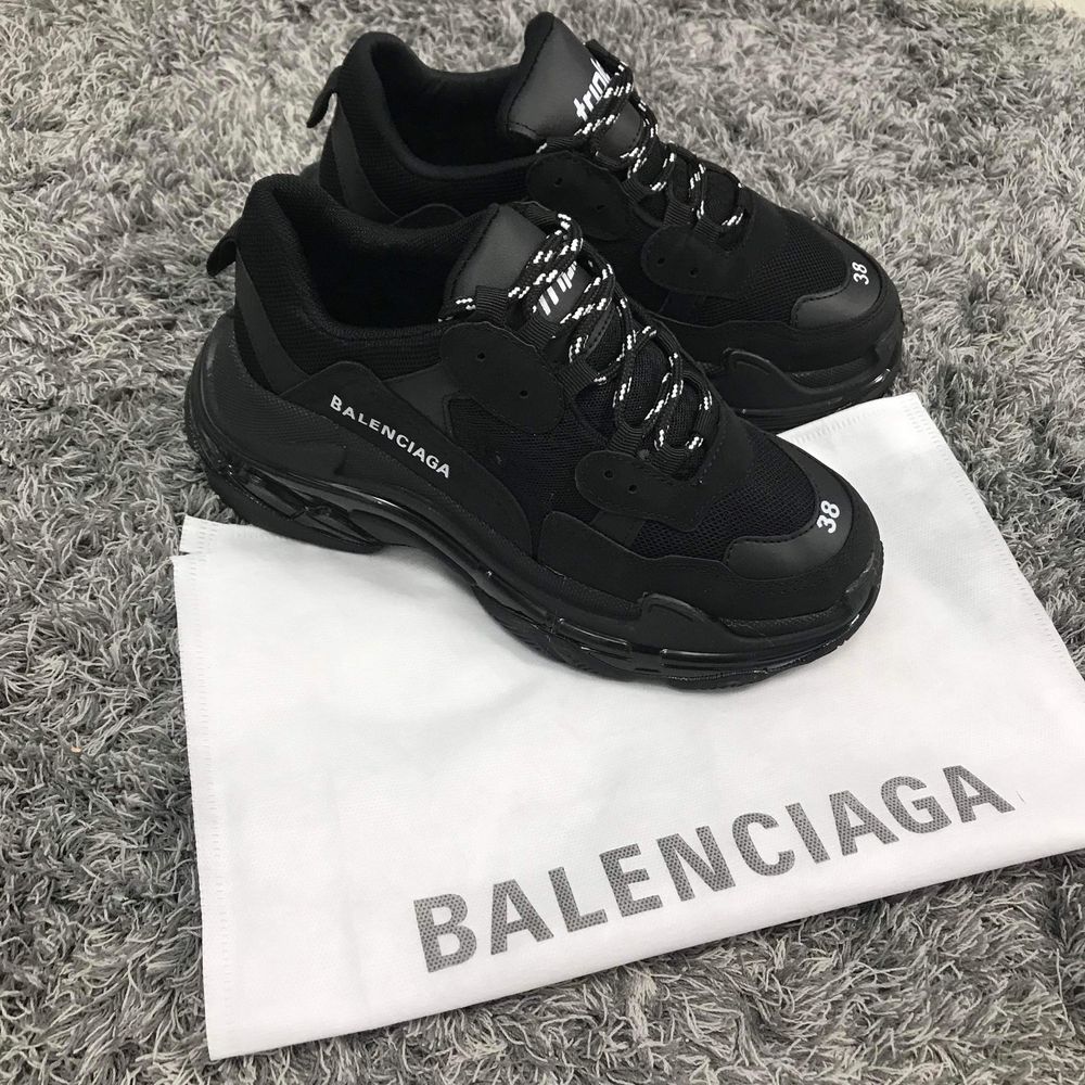 Balenciaga Triple S negru