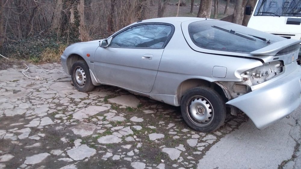 Мазда МХ3 1.8 Mazda MX3 1.8i на- части