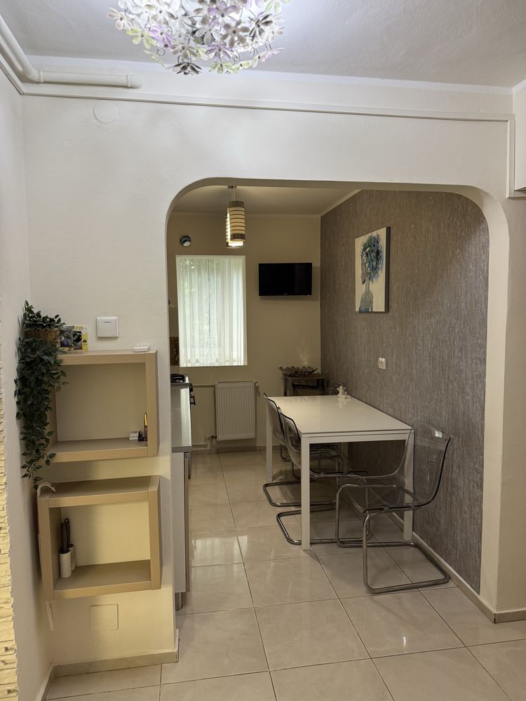 Inchierez apartament 2 camere Auchan Vitan