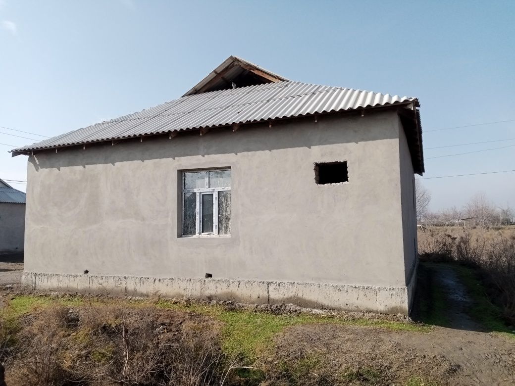 Уй сотилади 7 сутих. Хужжатлари бор.  Куриниши тугалланмаган.