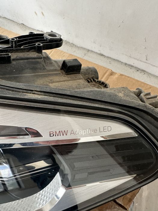 BMW G30 Оригинални фарове - BMW Adaptive led