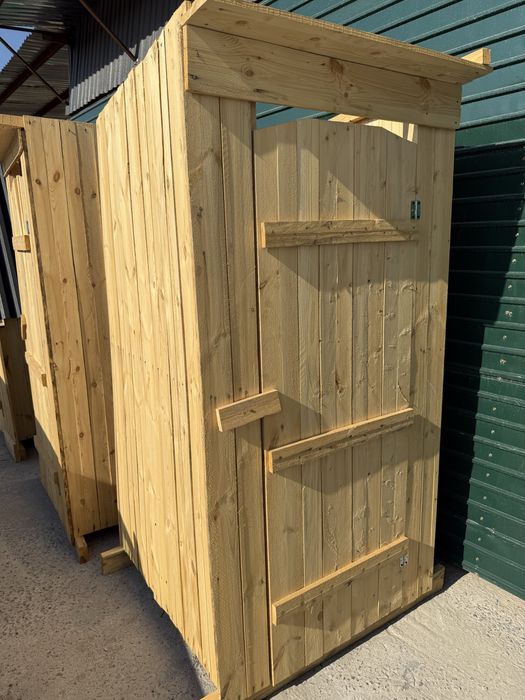 Туалет деревянный