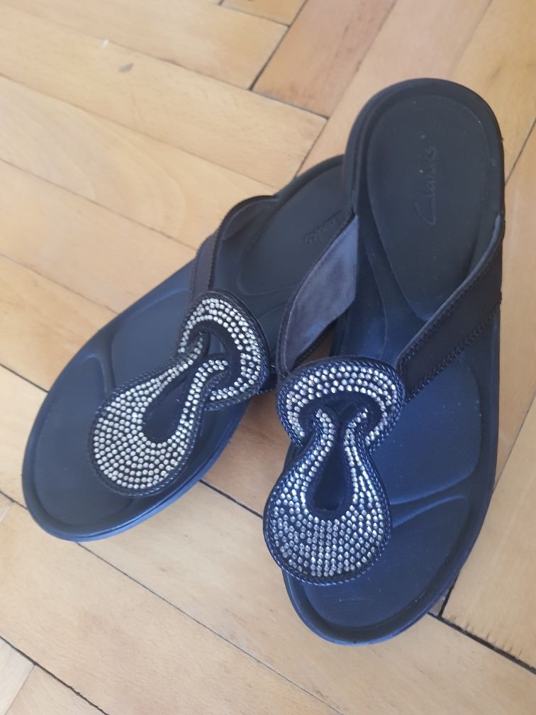 Нови сандали Clarks