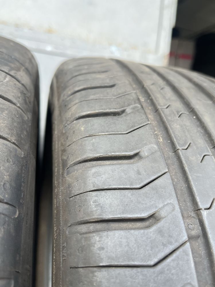 2 бр. летни гуми 215/55/17 Continental DOT 4920/4817 5,5 mm