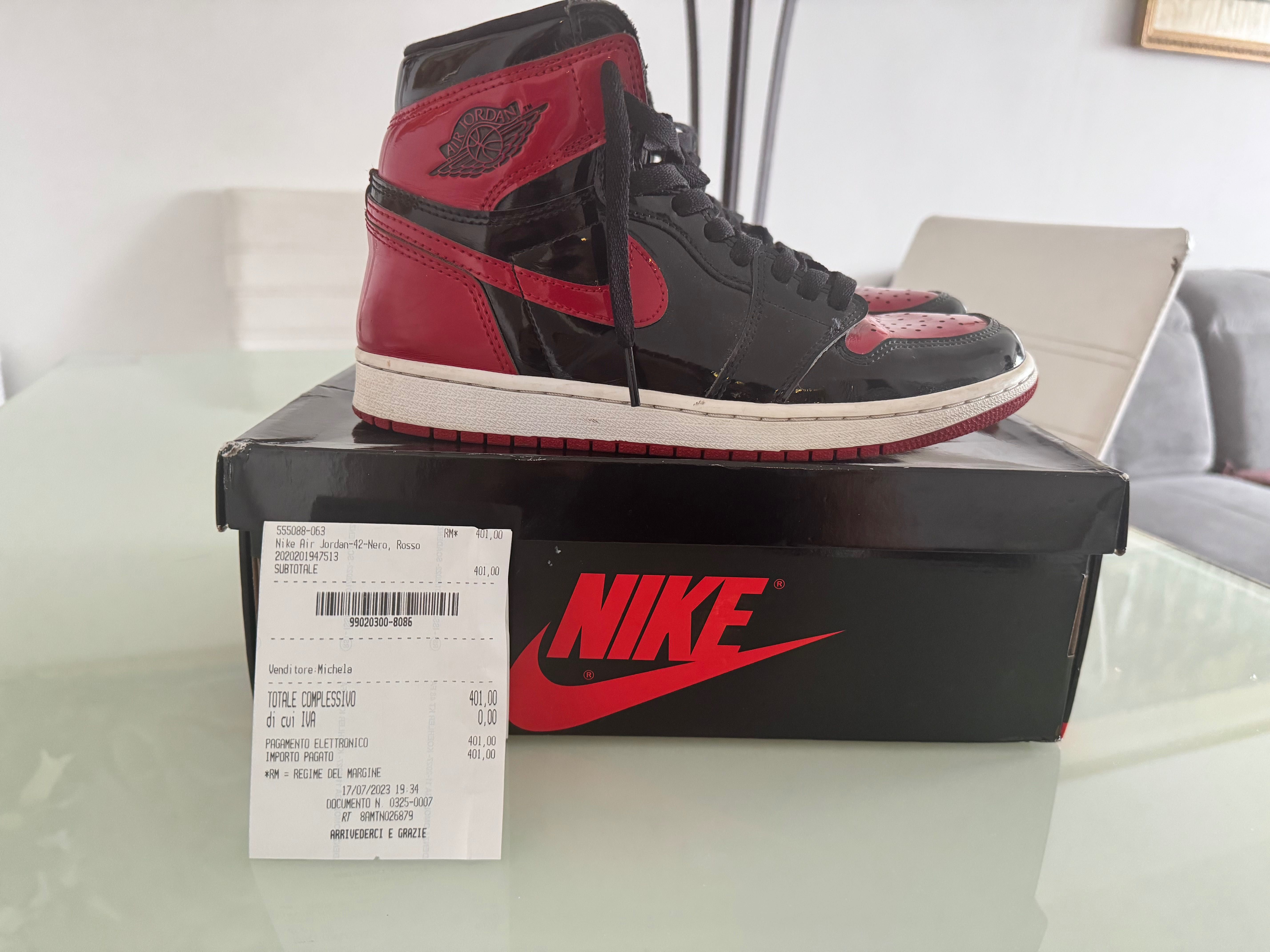 Jordan 1 червено черни