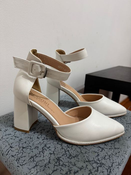 Белые туфли размер 37 новый