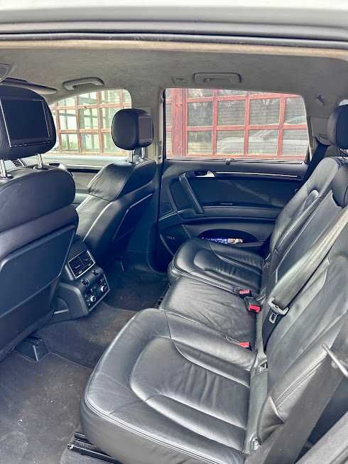 Продавам Audi Q7